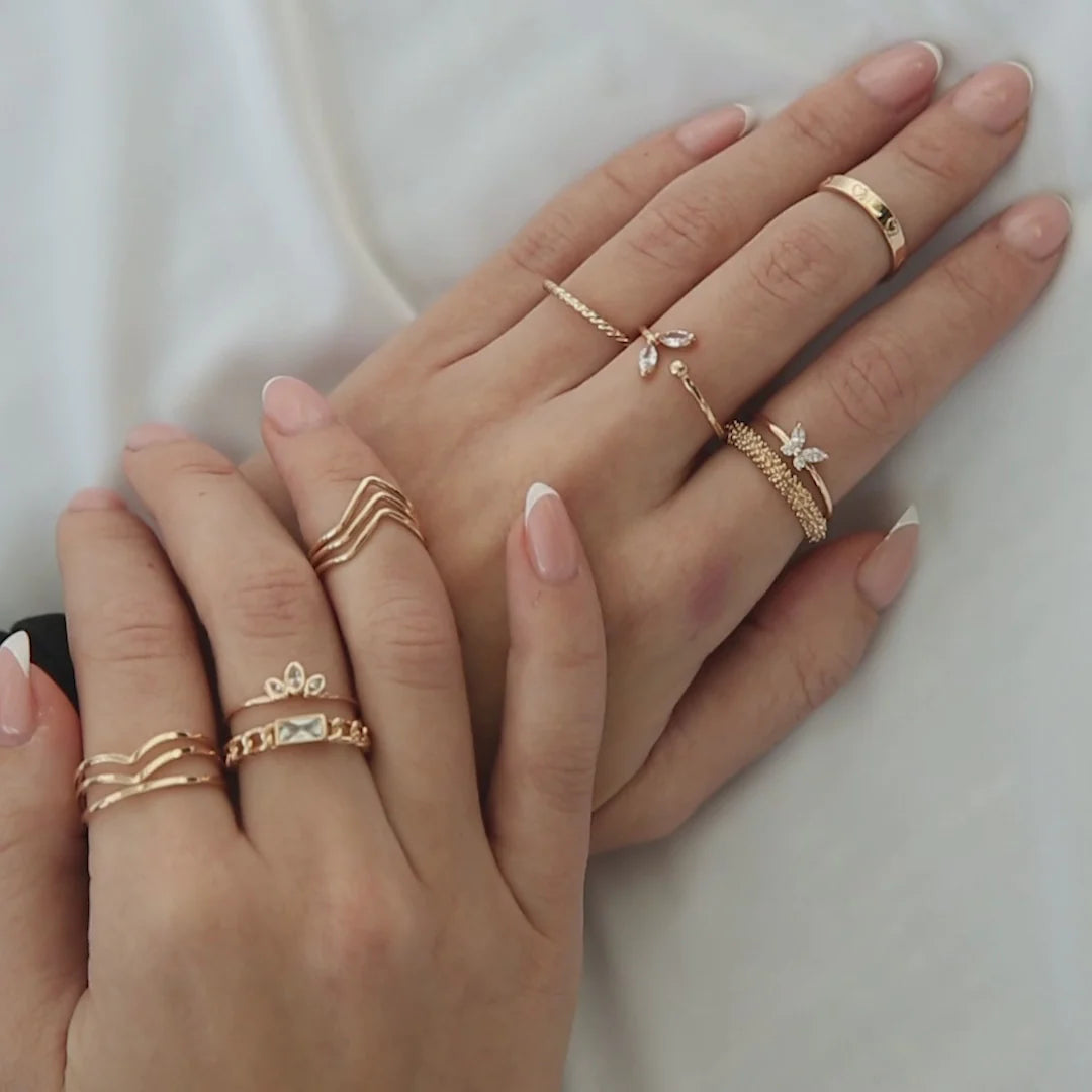 FJÄRIL I KRISTALL RING